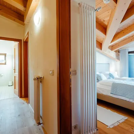 Alexander By Monicare Apartment *